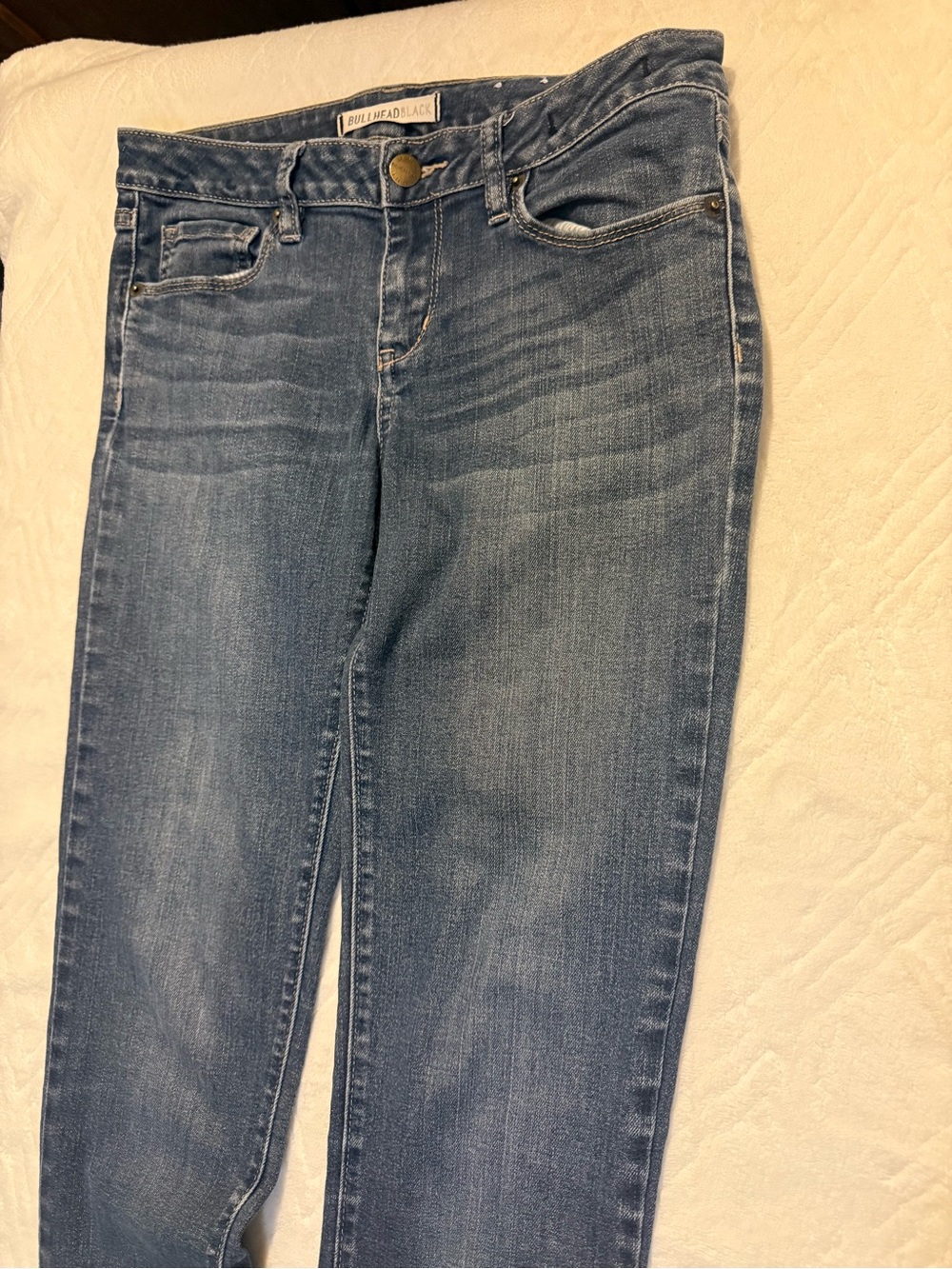Bullhead Skinny Jeans in Medium Blue Wash